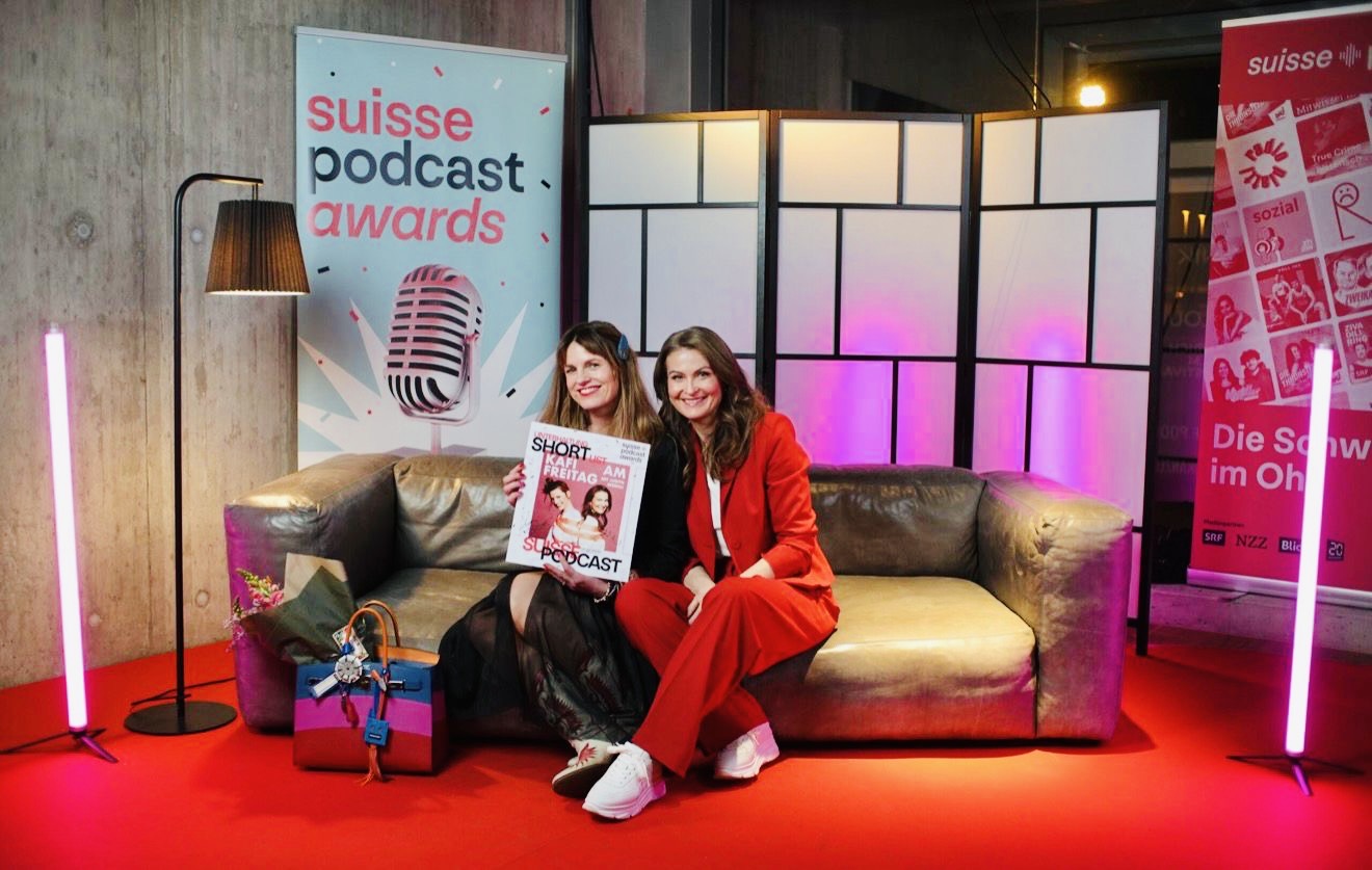 Kafi Freitag und Judith Wernli an den Suisse Podcast Awards 2026