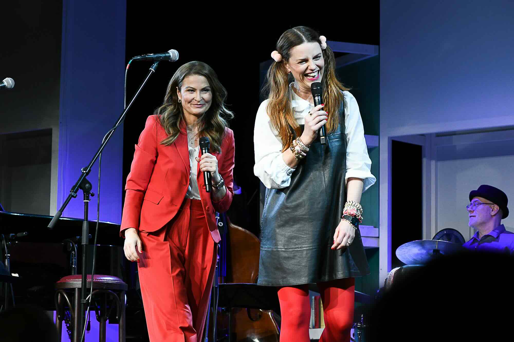 Kafi Freitag und Judith Wernli live auf der Bühne